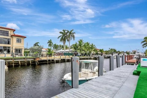 Casa en Pompano Beach, Florida 3 dormitorios, 121.98 m2 № 2015533