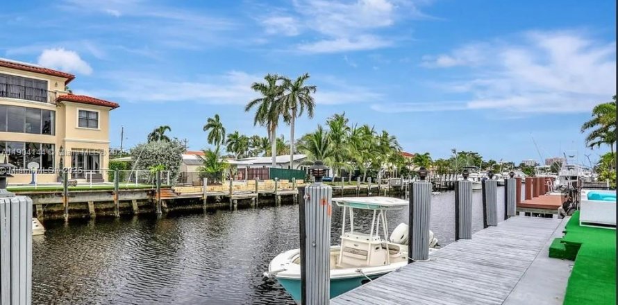 Casa en Pompano Beach, Florida 3 dormitorios, 121.98 m2 № 2015533