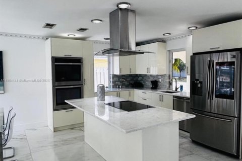 Casa en alquiler en Pompano Beach, Florida, 3 dormitorios, 121.98 m2 № 2015533 - foto 5