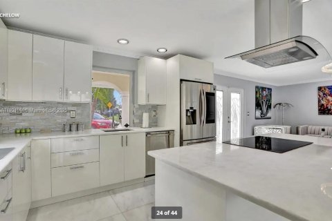 Casa en alquiler en Pompano Beach, Florida, 3 dormitorios, 121.98 m2 № 2015533 - foto 9