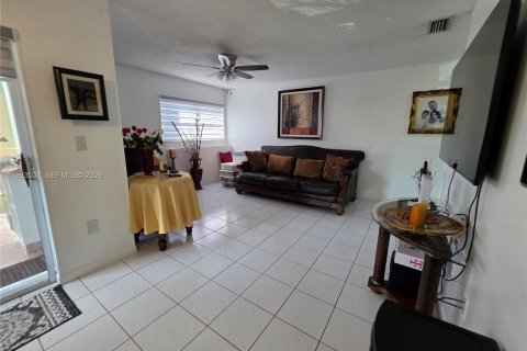 Condo à Miami, Floride, 1 chambre  № 2047683