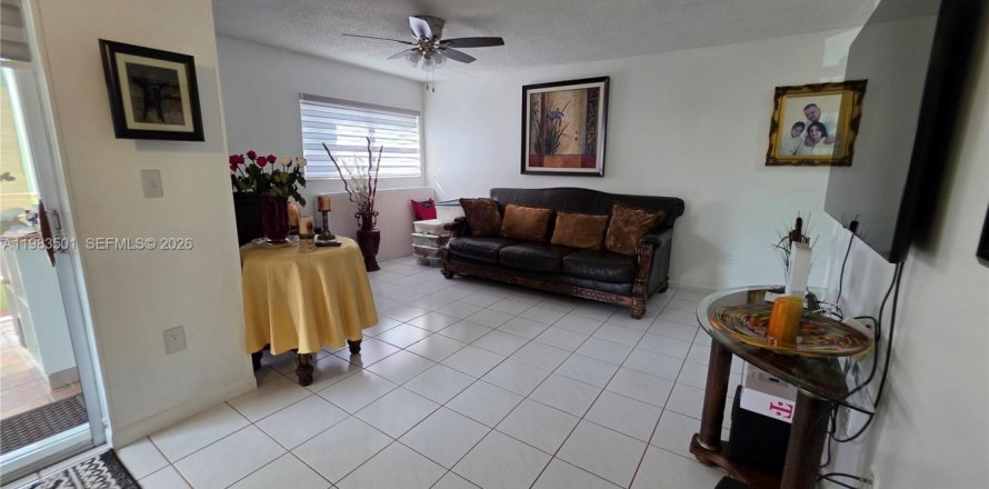Condo à Miami, Floride, 1 chambre  № 2047683