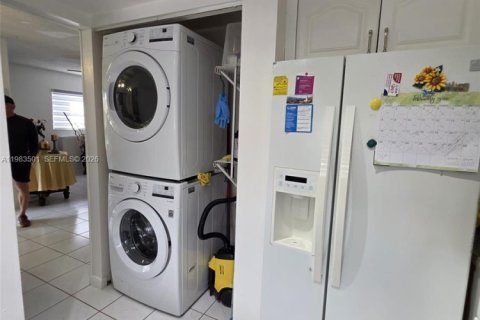 Copropriété à louer à Miami, Floride: 1 chambre, 71.26 m2 № 2047683 - photo 5