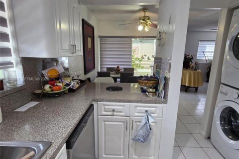 Copropriété à louer à Miami, Floride: 1 chambre, 71.26 m2 № 2047683 - photo 4