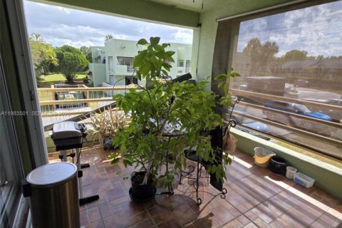 Copropriété à louer à Miami, Floride: 1 chambre, 71.26 m2 № 2047683 - photo 13