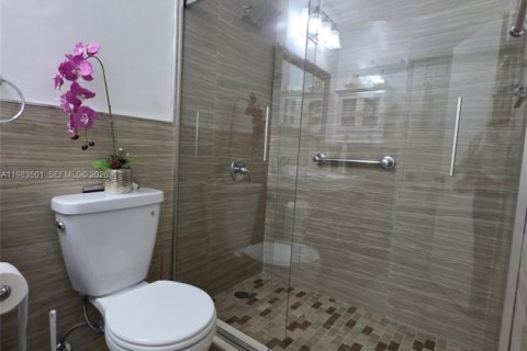 Copropriété à louer à Miami, Floride: 1 chambre, 71.26 m2 № 2047683 - photo 9