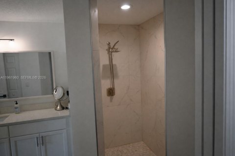 House in Port St. Lucie, Florida 3 bedrooms, 172.98 sq.m. № 2024878 - photo 23