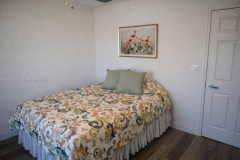 House in Port St. Lucie, Florida 3 bedrooms, 172.98 sq.m. № 2024878 - photo 30