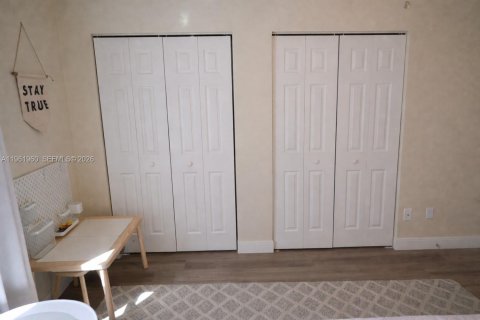 House in Port St. Lucie, Florida 3 bedrooms, 172.98 sq.m. № 2024878 - photo 29