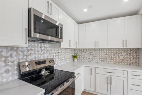 Condominio en venta en Palm Harbor, Florida, 1 dormitorio, 81.29 m2 № 2284856 - foto 12