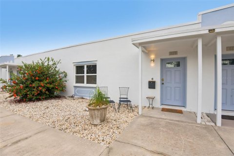 Condominio en venta en Palm Harbor, Florida, 1 dormitorio, 81.29 m2 № 2284856 - foto 2