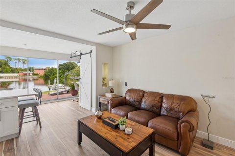 Condominio en venta en Palm Harbor, Florida, 1 dormitorio, 81.29 m2 № 2284856 - foto 6