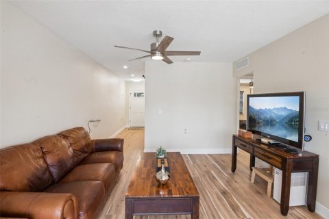 Condominio en venta en Palm Harbor, Florida, 1 dormitorio, 81.29 m2 № 2284856 - foto 3