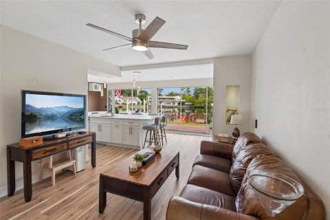 Condominio en venta en Palm Harbor, Florida, 1 dormitorio, 81.29 m2 № 2284856 - foto 4