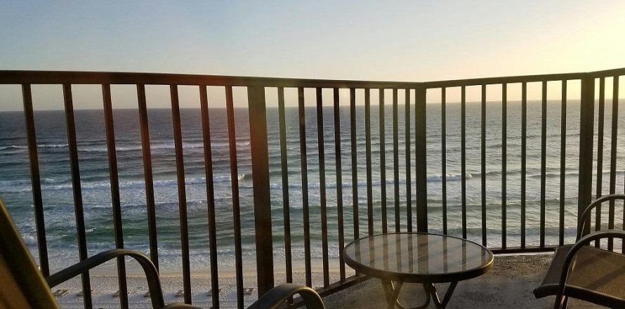 Condominio en Panama City, Florida, 1 dormitorio  № 559745