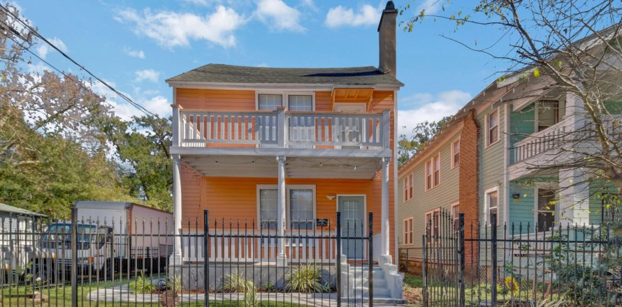 House in Jacksonville, Florida 4 bedrooms, 227.61 sq.m. № 889599