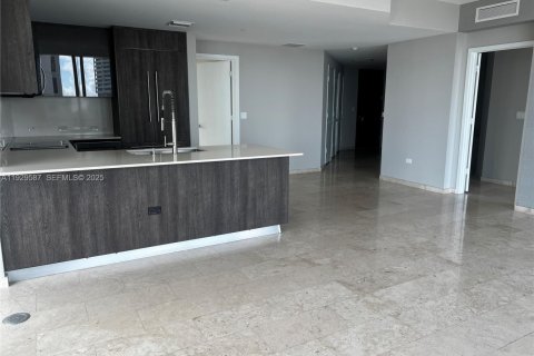 Condo in Miami, Florida, 2 bedrooms  № 1988434 - photo 3