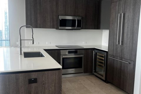 Condo in Miami, Florida, 2 bedrooms  № 1988434 - photo 7