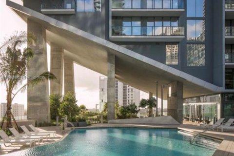 Condo in Miami, Florida, 2 bedrooms  № 1988434 - photo 2