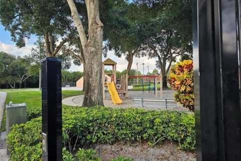 Townhouse in West Palm Beach, Florida 2 bedrooms, 114.83 sq.m. № 2146837 - photo 5