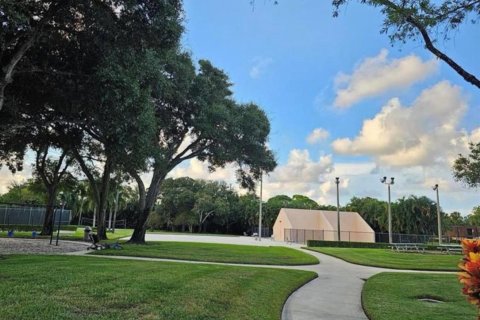 Townhouse in West Palm Beach, Florida 2 bedrooms, 114.83 sq.m. № 2146837 - photo 4