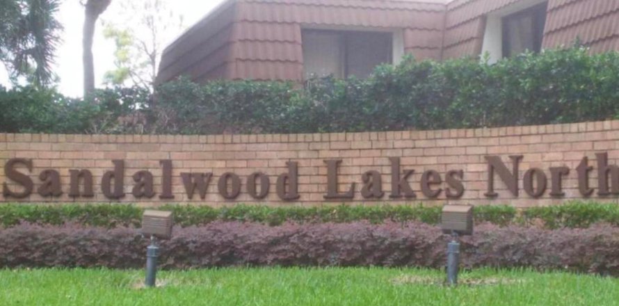 Townhouse in West Palm Beach, Florida 2 bedrooms, 114.83 sq.m. № 2146837