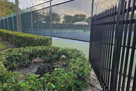Townhouse in West Palm Beach, Florida 2 bedrooms, 114.83 sq.m. № 2146837 - photo 6