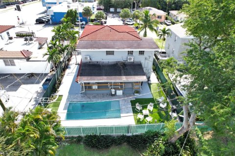 Propiedad comercial en venta en Miami, Florida, 225.57 m2 № 1707322 - foto 7