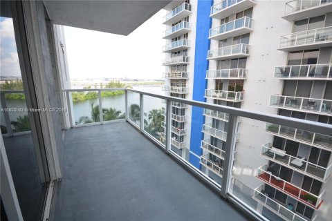 Condo à Miami, Floride, 2 chambres  № 1947037