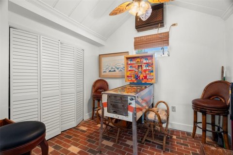House in Clearwater, Florida 5 bedrooms, 335.66 sq.m. № 1632470 - photo 22
