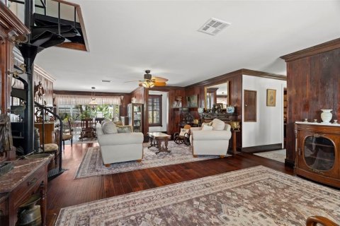 House in Clearwater, Florida 5 bedrooms, 335.66 sq.m. № 1632470 - photo 5