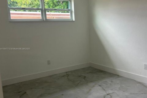 House in Miami Gardens, Florida 4 bedrooms, 169.92 sq.m. № 1848298 - photo 21