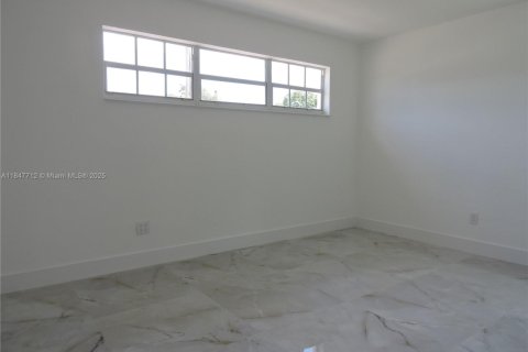 House in Miami Gardens, Florida 4 bedrooms, 169.92 sq.m. № 1848298 - photo 22