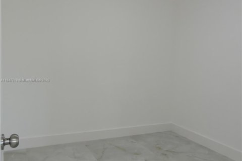 House in Miami Gardens, Florida 4 bedrooms, 169.92 sq.m. № 1848298 - photo 29