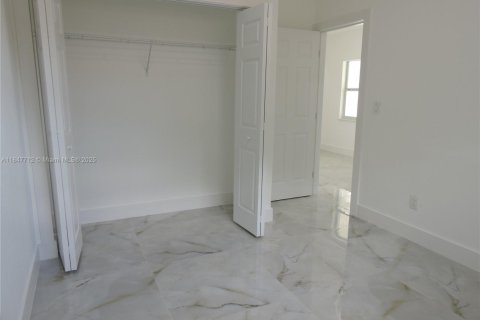 House in Miami Gardens, Florida 4 bedrooms, 169.92 sq.m. № 1848298 - photo 26