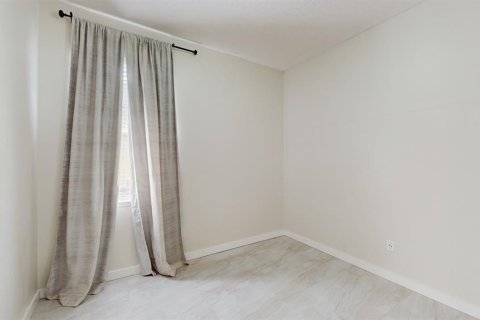 Casa en venta en Kissimmee, Florida, 4 dormitorios, 180.04 m2 № 1832891 - foto 16