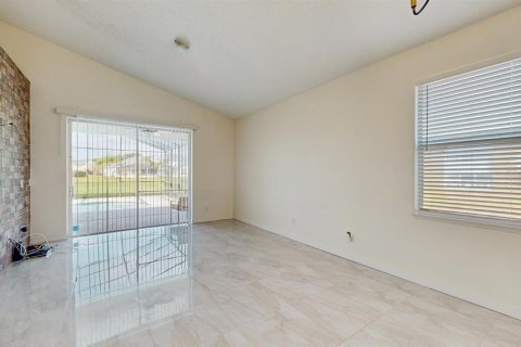Casa en venta en Kissimmee, Florida, 4 dormitorios, 180.04 m2 № 1832891 - foto 2