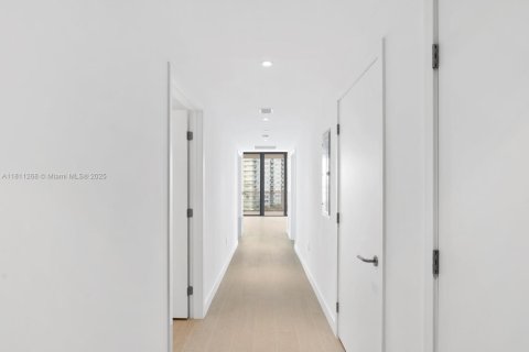 Condominio en venta en Miami Beach, Florida, 2 dormitorios, 128.21 m2 № 1869882 - foto 8