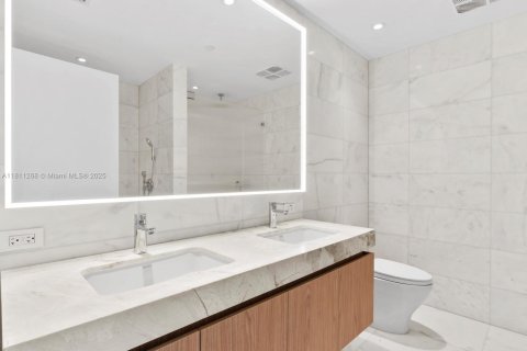 Condominio en venta en Miami Beach, Florida, 2 dormitorios, 128.21 m2 № 1869882 - foto 11