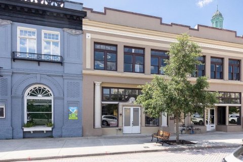 Propiedad comercial en alquiler en DeLand, Florida, 88.26 m2 № 1821165 - foto 1