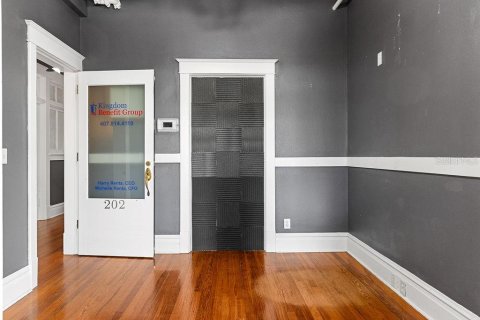 Propiedad comercial en alquiler en DeLand, Florida, 88.26 m2 № 1821165 - foto 4