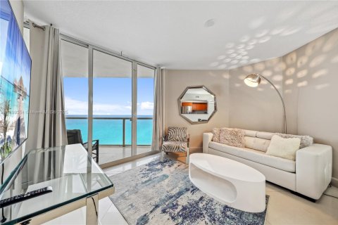 Condo in Sunny Isles Beach, Florida, 2 bedrooms  № 1953383 - photo 5