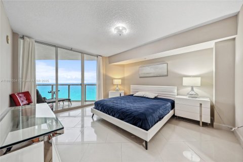 Condo in Sunny Isles Beach, Florida, 2 bedrooms  № 1953383 - photo 7