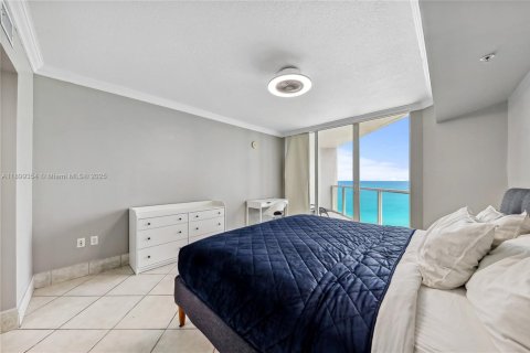 Condo in Sunny Isles Beach, Florida, 2 bedrooms  № 1953383 - photo 9