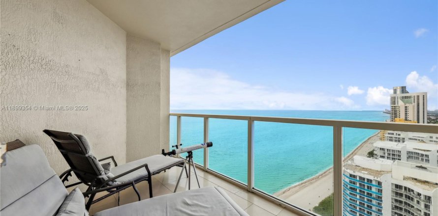 Condo in Sunny Isles Beach, Florida, 2 bedrooms  № 1953383