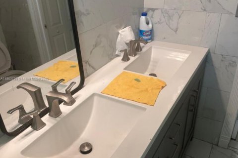 Купить виллу или дом в Флорида-Сити, Флорида 3 спальни, 165.55м2, № 1958410 - фото 8