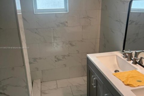 Купить виллу или дом в Флорида-Сити, Флорида 3 спальни, 165.55м2, № 1958410 - фото 10