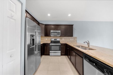Townhouse in West Palm Beach, Florida 3 bedrooms, 139.26 sq.m. № 2086494 - photo 13