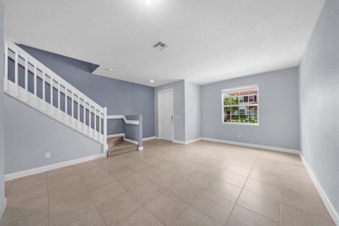 Townhouse in West Palm Beach, Florida 3 bedrooms, 139.26 sq.m. № 2086494 - photo 9