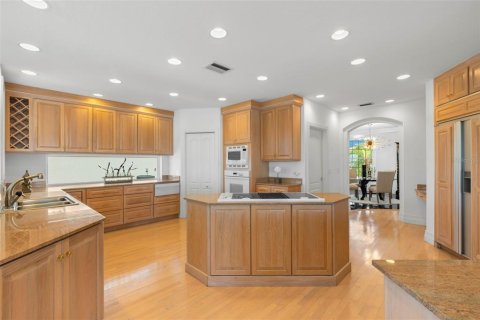 House in Gulfport, Florida 4 bedrooms, 488.11 sq.m. № 1628854 - photo 20